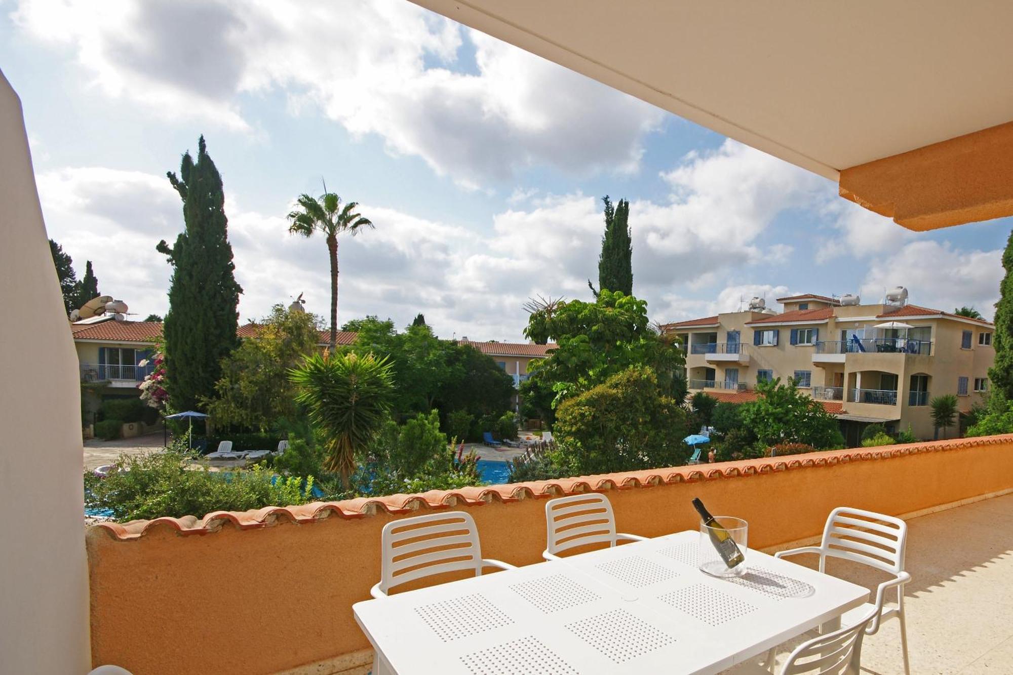 Resitour Paradise Gardens Paphos Exterior foto